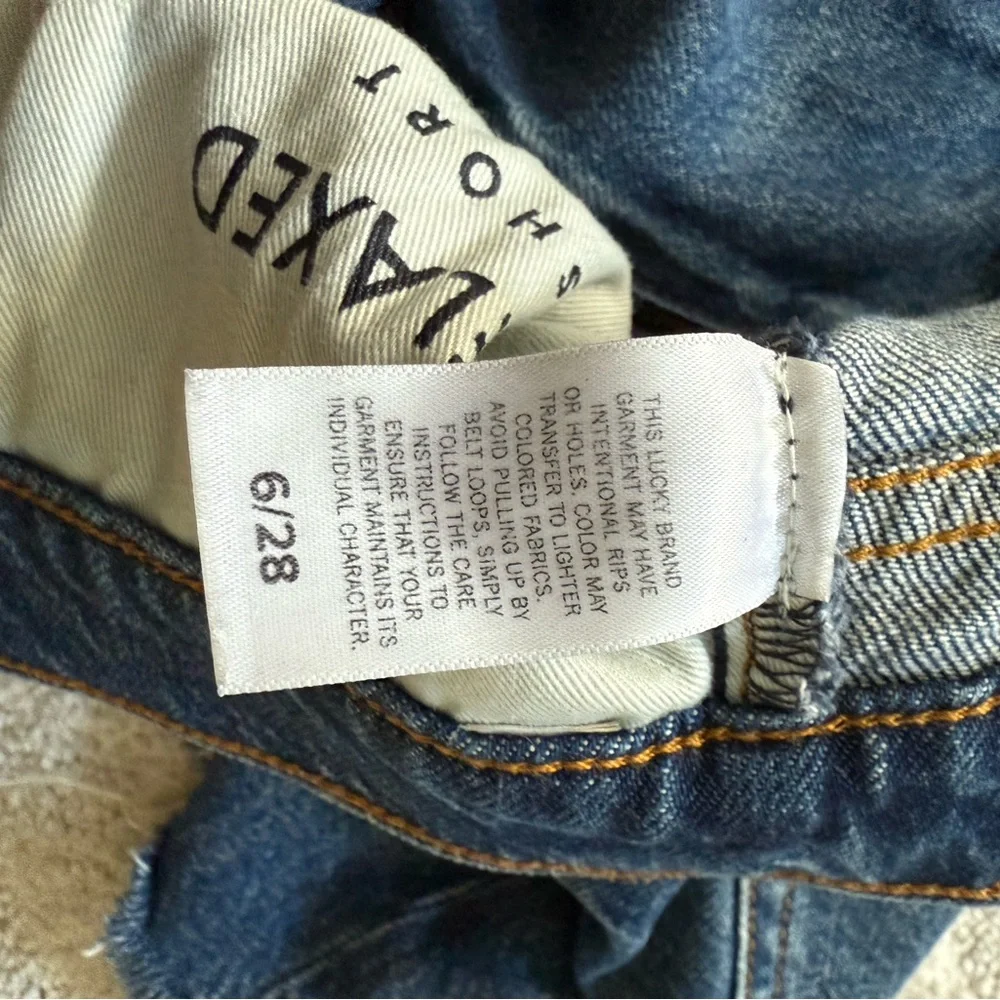 Lucky Brand Dark Wash Denim Women's Shorts - Picture 3 of 3